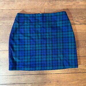 Vineyard Vines Black Watch Plaid / Tartan (Navy and Green) Mini Skirt Size 0